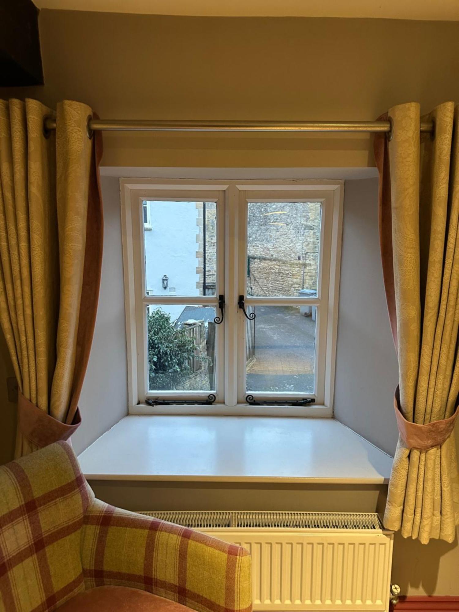 The Golden Pheasant Inn Burford Kültér fotó